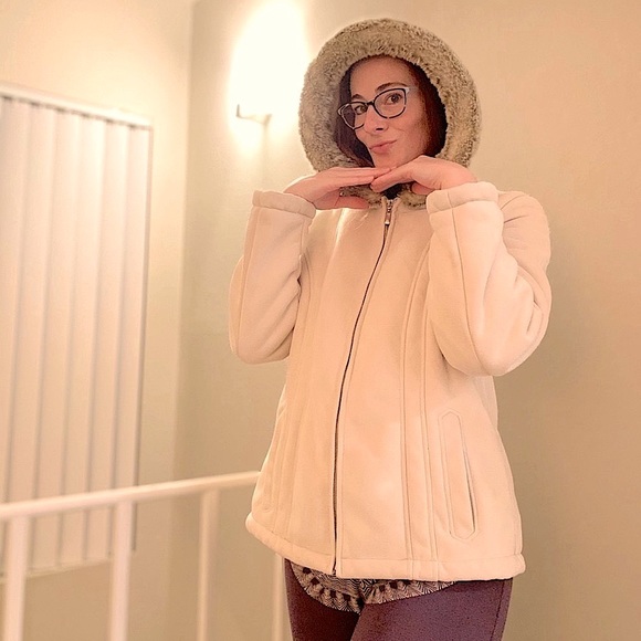 Northcrest Jackets & Blazers - Northcrest cream Suede warm plush winter Coat Fur lined Sz M snow bunny feel